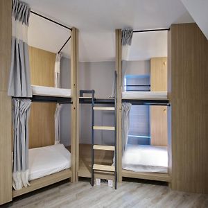 Dormitory Room Mixed